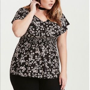 TORRID FLORAL PRINT FLUTTER SLEEVE SMOCKED TOP